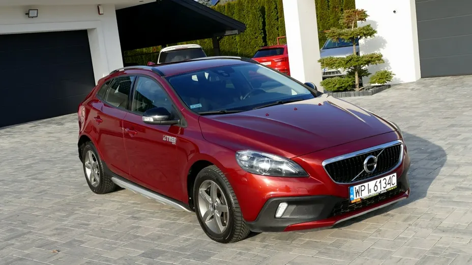 VOLVO V40 Cross Country -