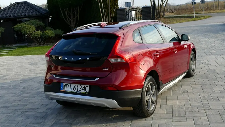 VOLVO V40 Cross Country -