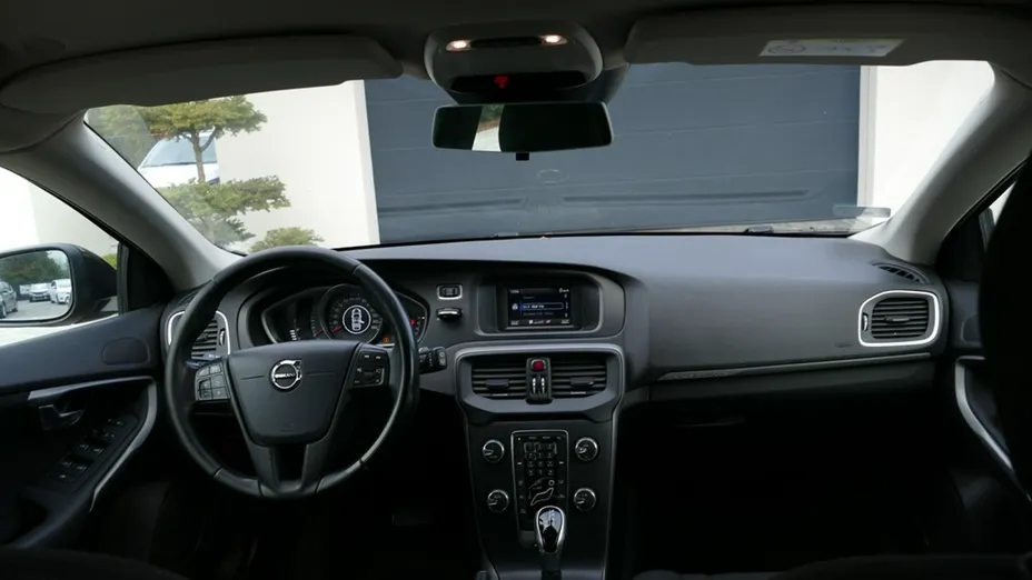 VOLVO V40 Cross Country -