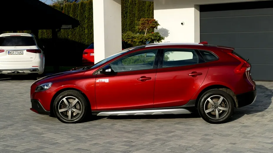 VOLVO V40 Cross Country -