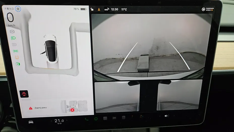 TESLA Model 3 -
