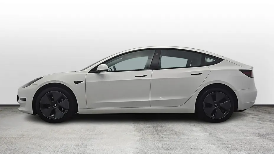TESLA Model 3 -