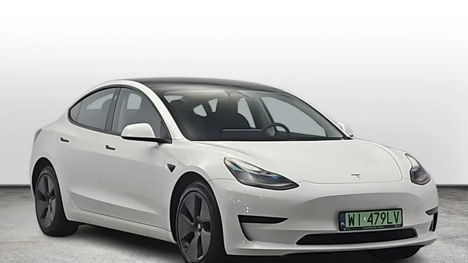 TESLA Model 3 -