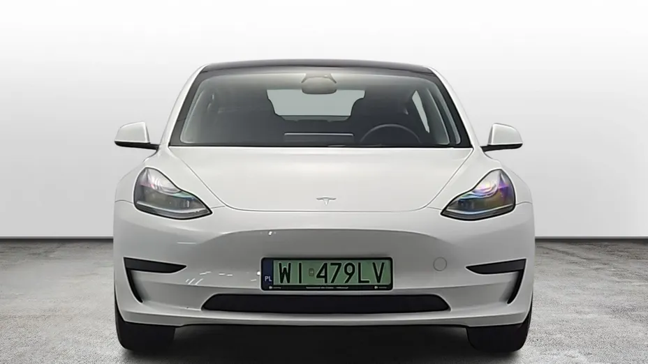 TESLA Model 3 -