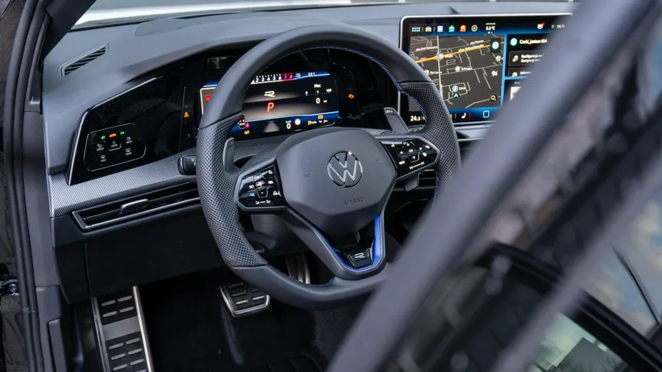 VOLKSWAGEN Golf -