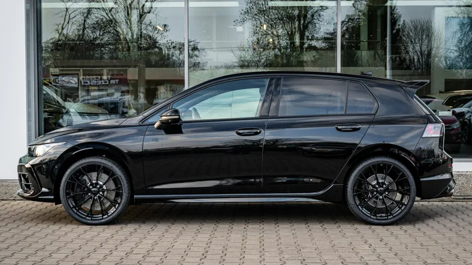 VOLKSWAGEN Golf -