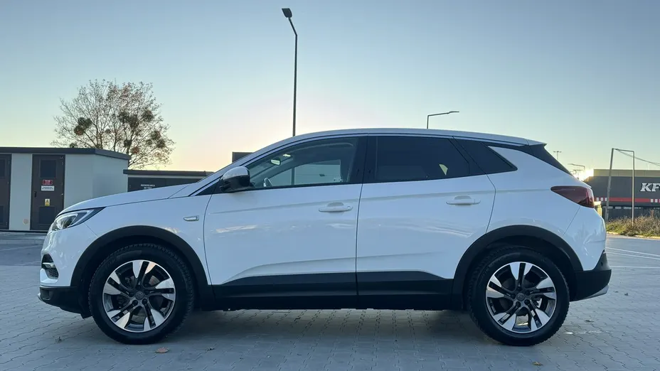 OPEL Grandland X -