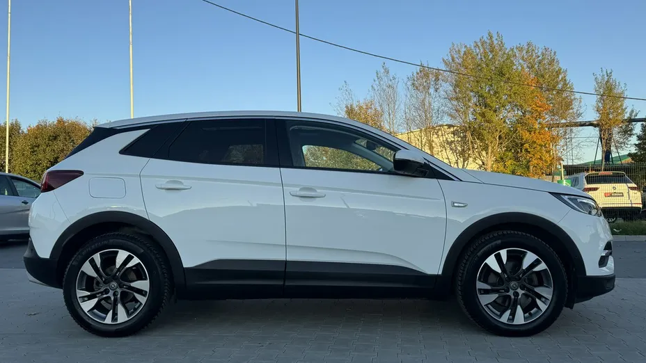 OPEL Grandland X -