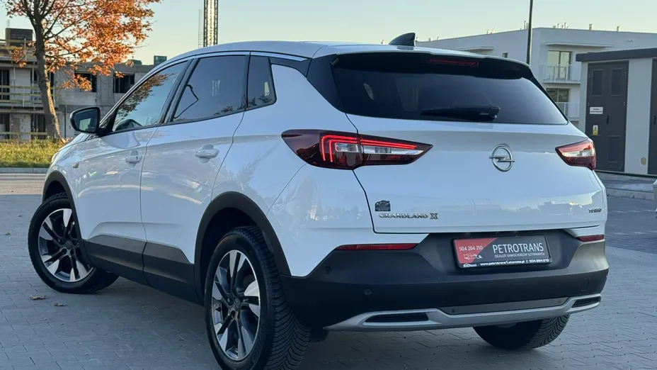 OPEL Grandland X -