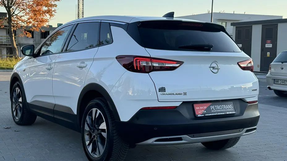 OPEL Grandland X -