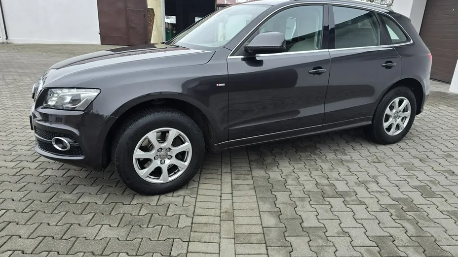 AUDI Q5 -
