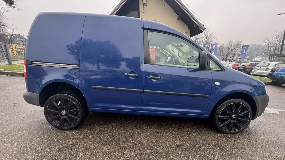 VOLKSWAGEN Caddy -