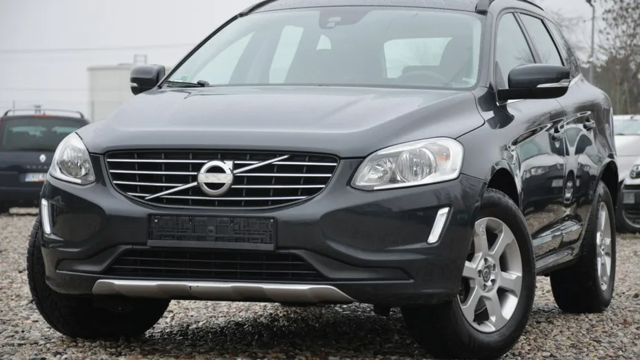 VOLVO XC60 -