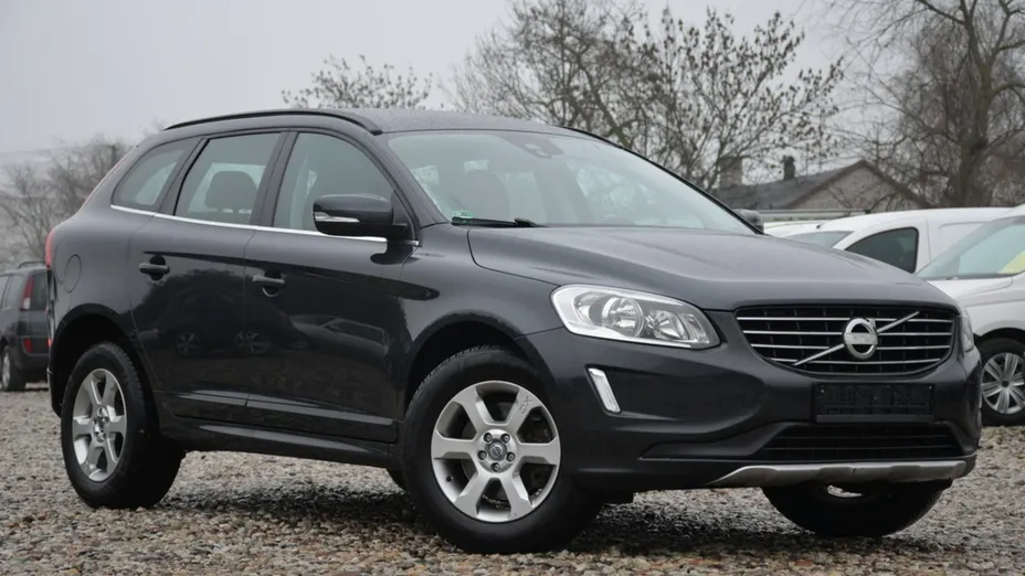 VOLVO XC60 -