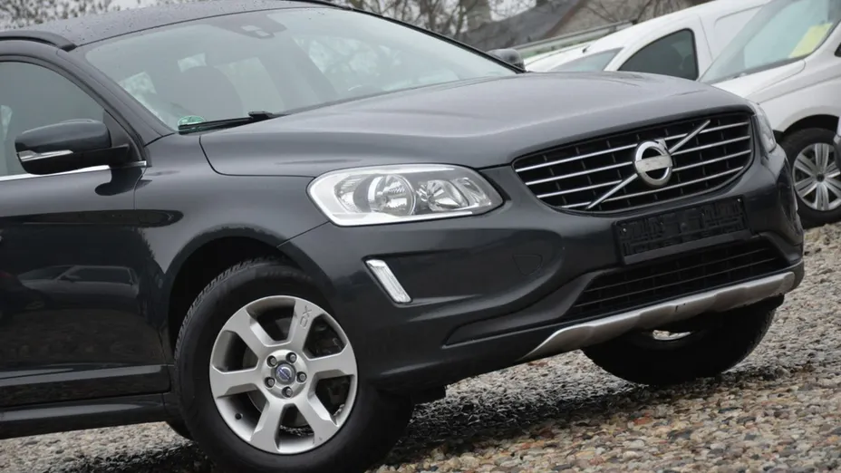 VOLVO XC60 -