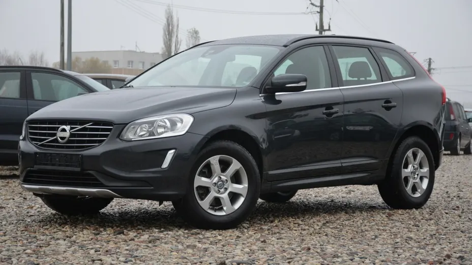 VOLVO XC60 -