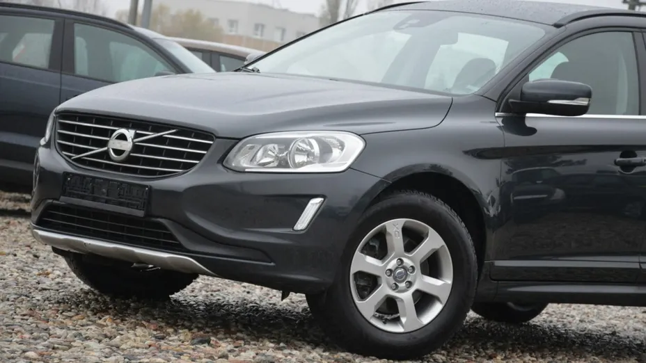 VOLVO XC60 -