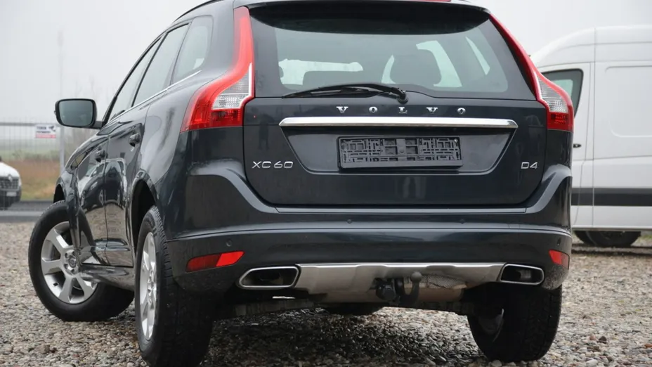 VOLVO XC60 -