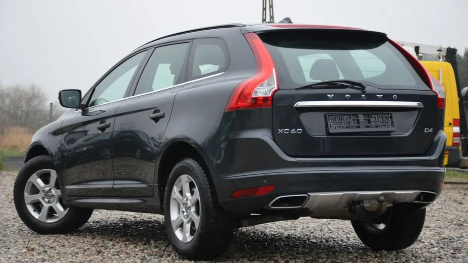 VOLVO XC60 -