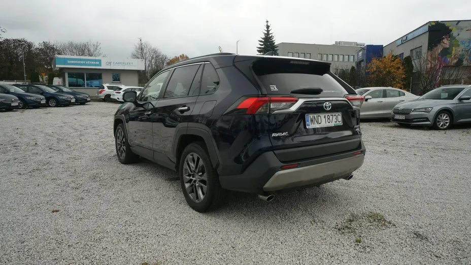 TOYOTA RAV4 -