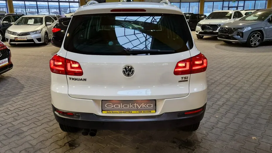 VOLKSWAGEN Tiguan -