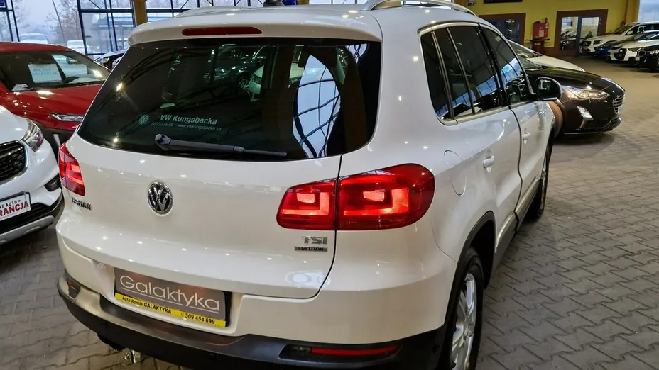 VOLKSWAGEN Tiguan -