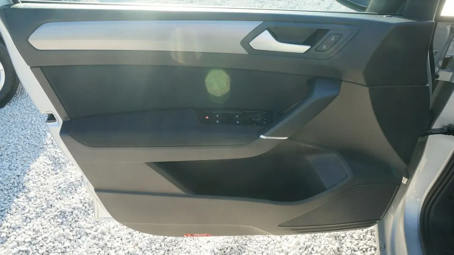 VOLKSWAGEN Touran -