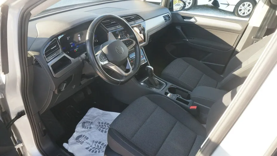 VOLKSWAGEN Touran -