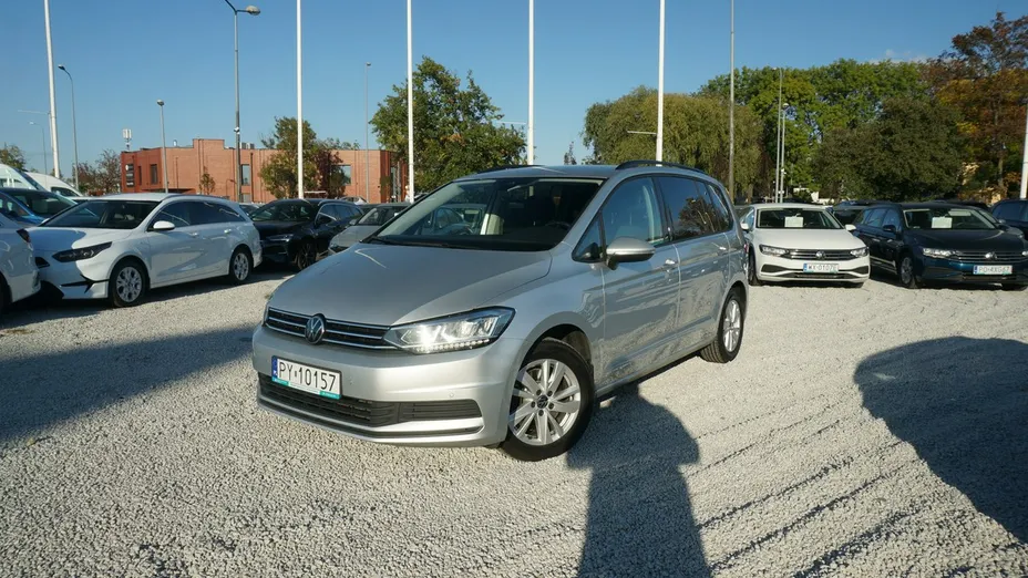 VOLKSWAGEN Touran -