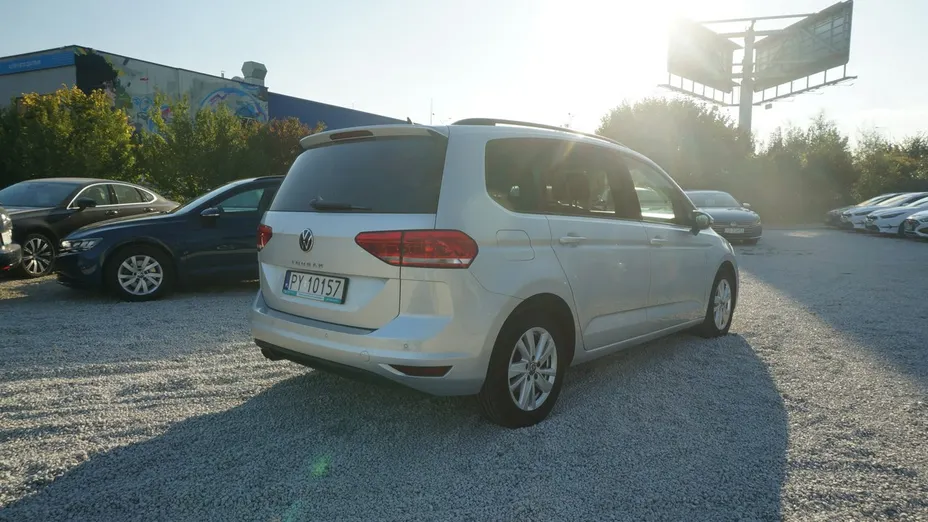 VOLKSWAGEN Touran -