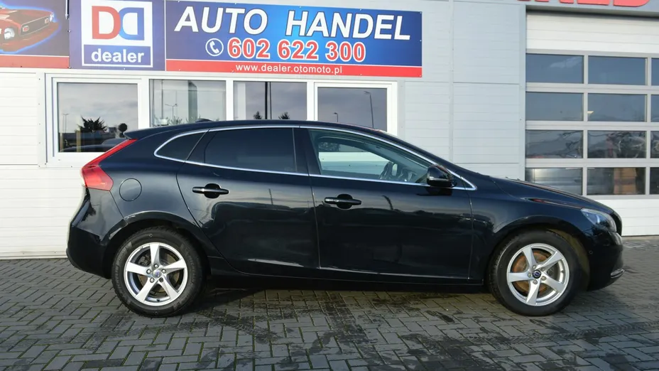 VOLVO V40 -