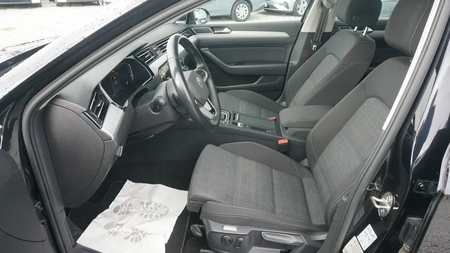 VOLKSWAGEN Passat -