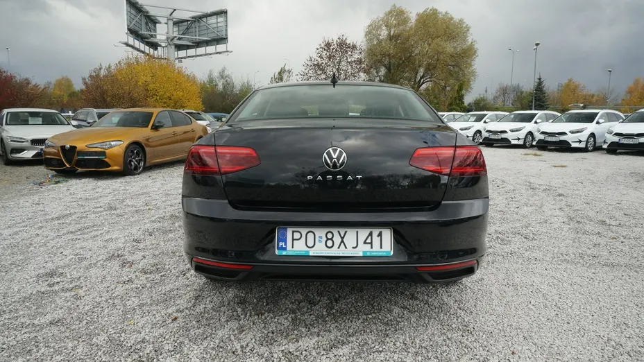 VOLKSWAGEN Passat -
