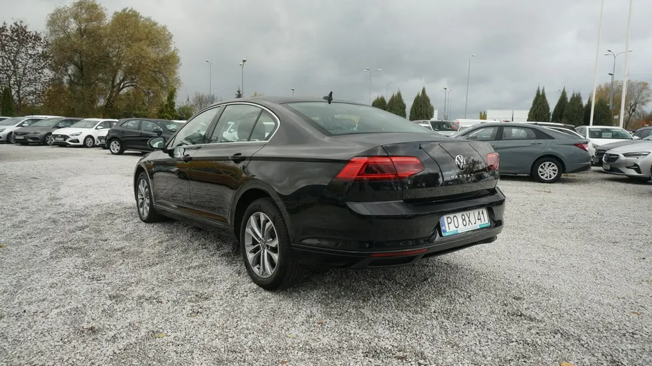 VOLKSWAGEN Passat -