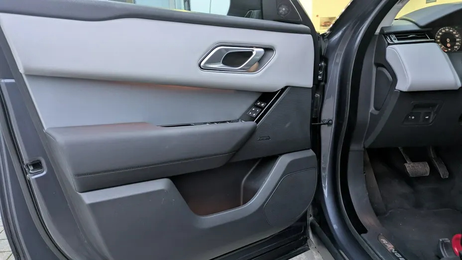 LAND ROVER Range Rover Velar -