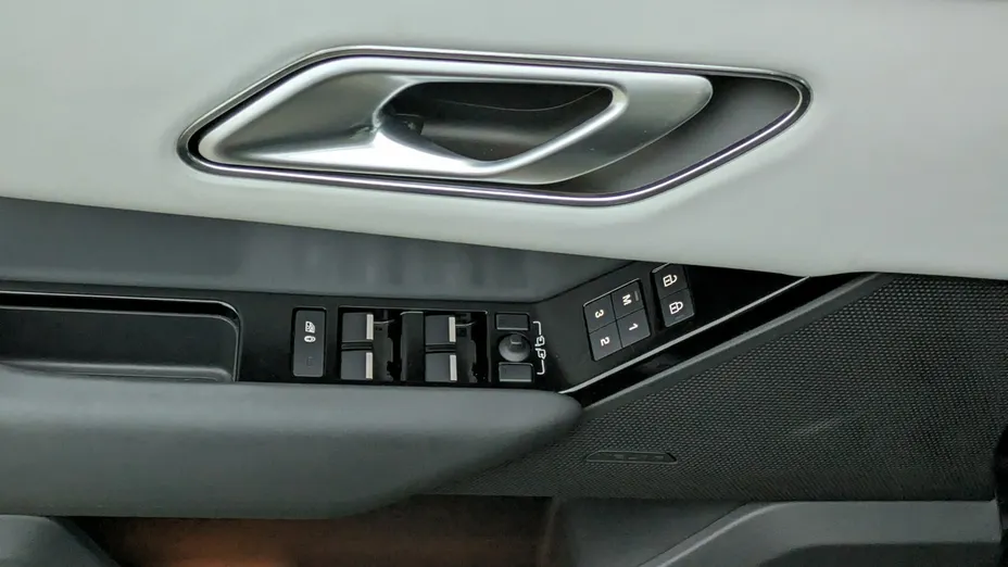 LAND ROVER Range Rover Velar -