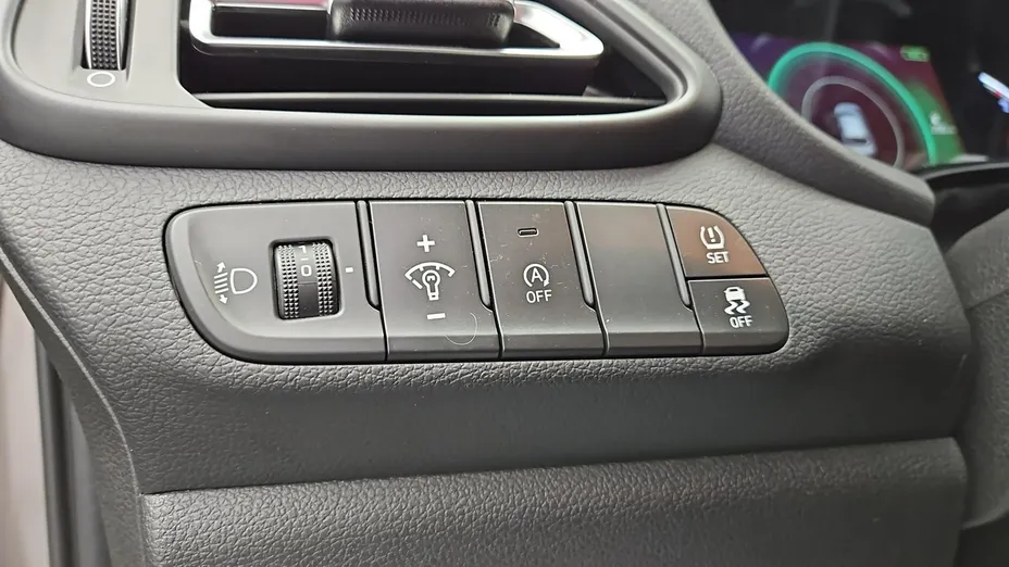 HYUNDAI i30 -