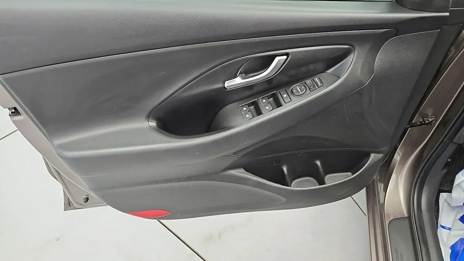 HYUNDAI i30 -