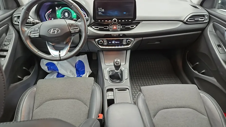 HYUNDAI i30 -