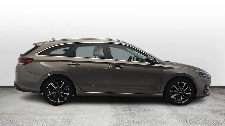 HYUNDAI i30 -