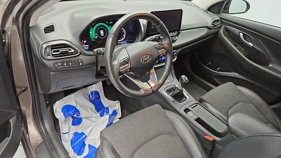 HYUNDAI i30 -