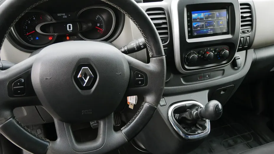 RENAULT Trafic -