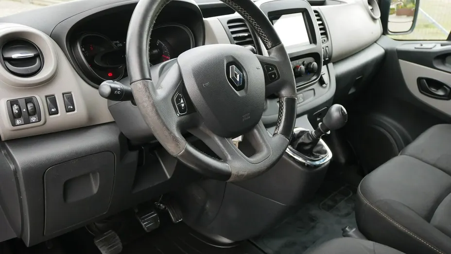 RENAULT Trafic -