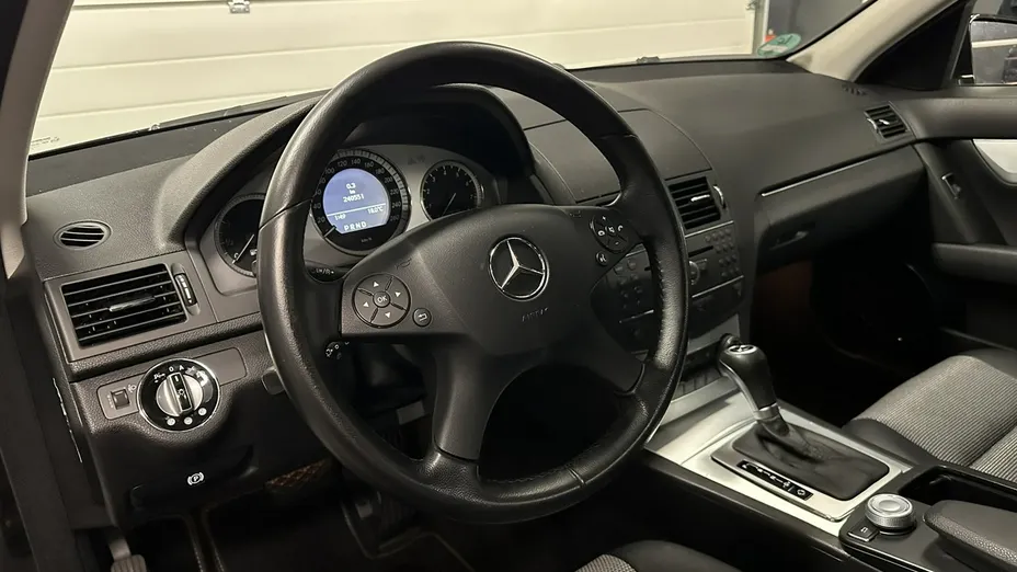 MERCEDES-BENZ C Klasa -