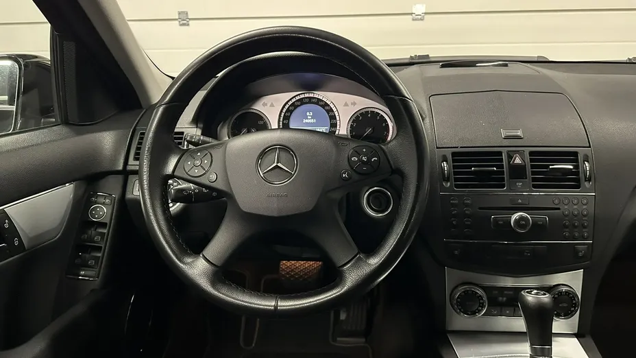 MERCEDES-BENZ C Klasa -