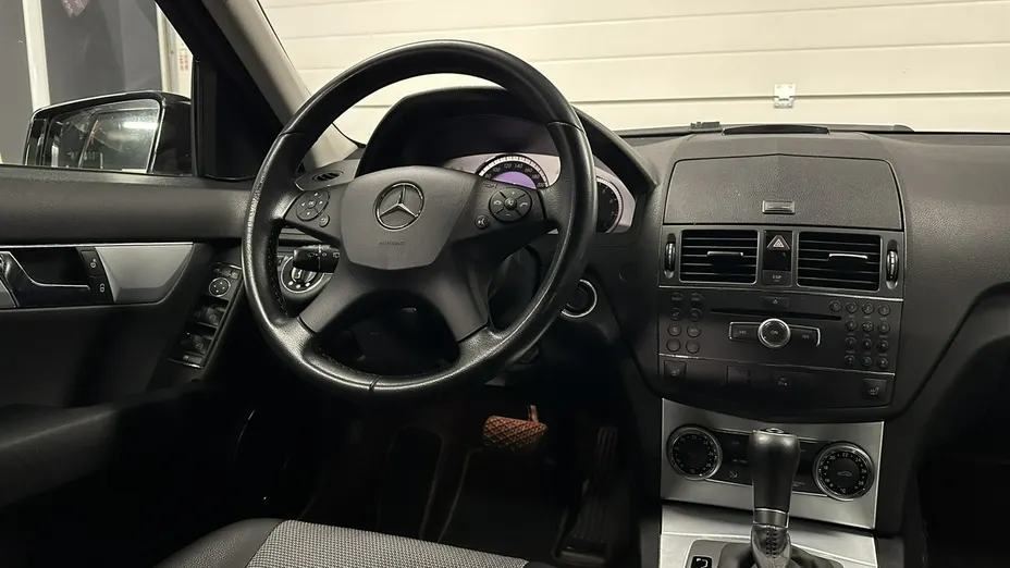 MERCEDES-BENZ C Klasa -