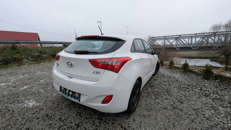 HYUNDAI i30 -
