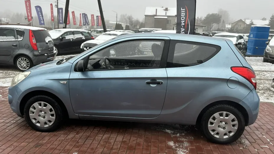 HYUNDAI i20 -