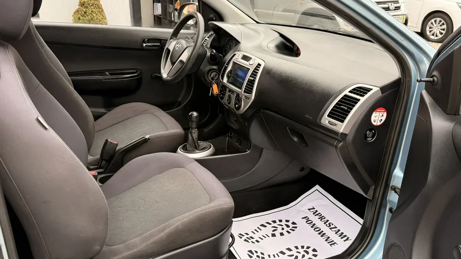 HYUNDAI i20 -