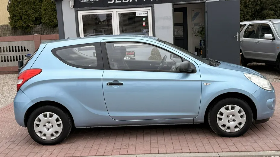 HYUNDAI i20 -